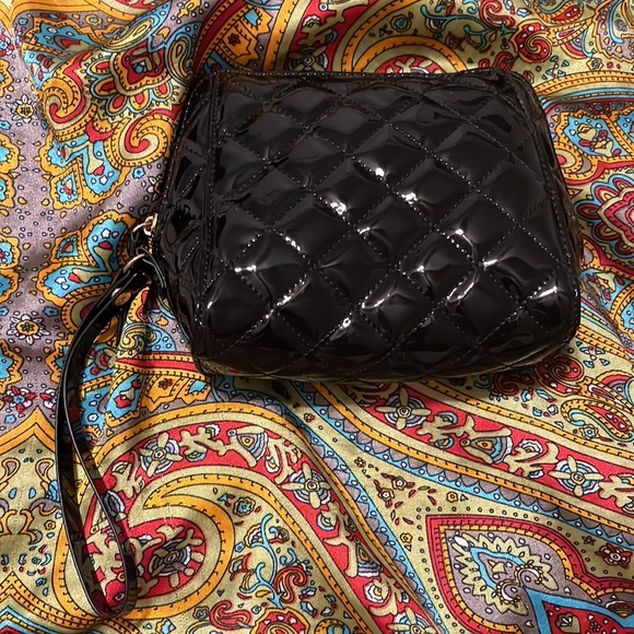 Great cosmetic bag for everyday use - Picture 2 of 4